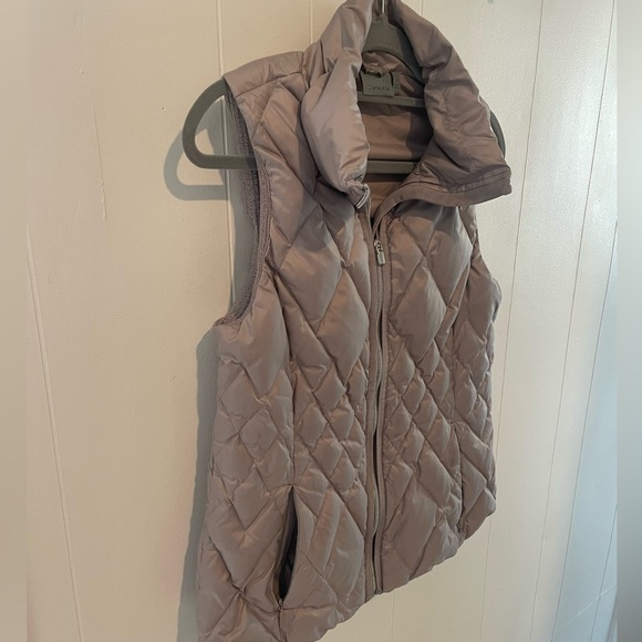 Athleta Quilted Down Vest - Picture 3 of 6